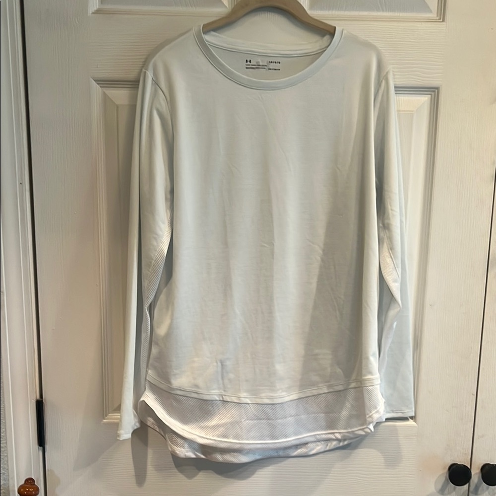 Under Armour Women's White Loose Fit Heatgear Long Sleeve Top